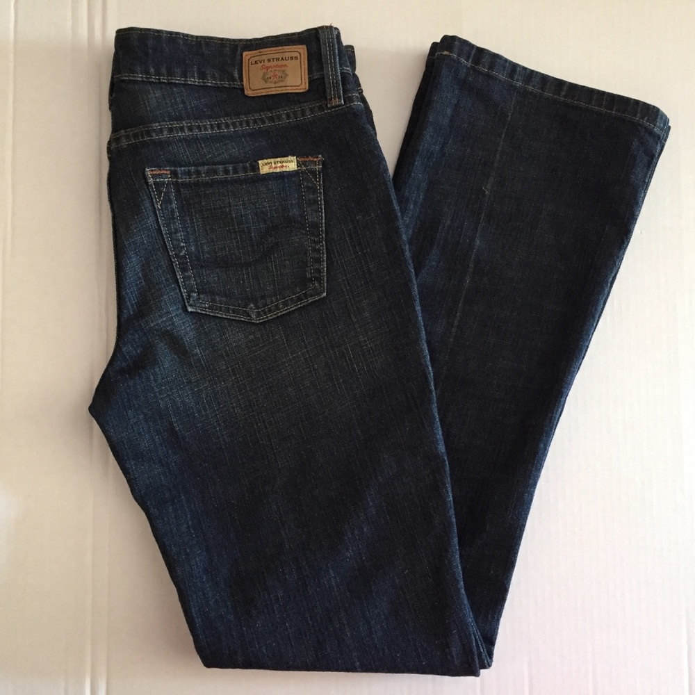 ⬇️$24⬇️Levi Strauss Bootcut Jeans Sz 4